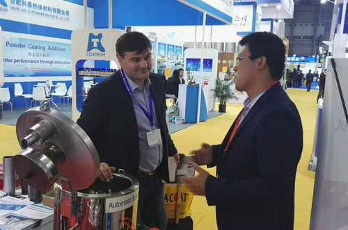 感謝德國邦定機大師Stein和美國工程師Hill與中國歐冠的技術(shù)合作支持