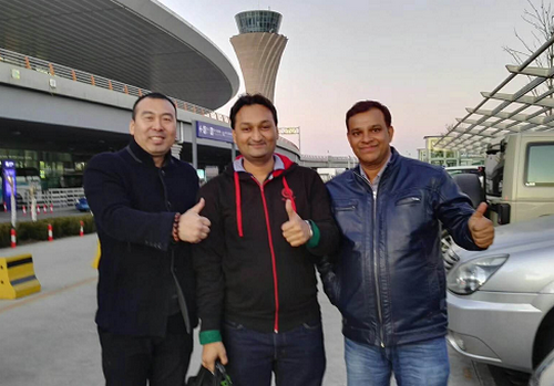 又一撥外國友人來歐冠考察全自動邦定機