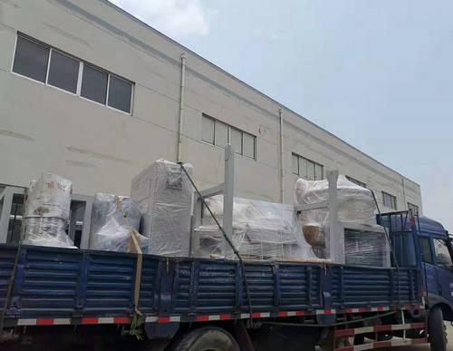 十月，歐冠邦定機連續(xù)發(fā)貨